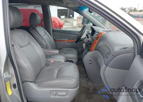 2010 Toyota Sienna Xle z USA, uszkodzony, nr VIN 5TDYK4CC1AS300736